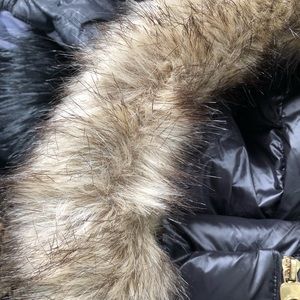 Worn twice. Like new. Detachable hood.